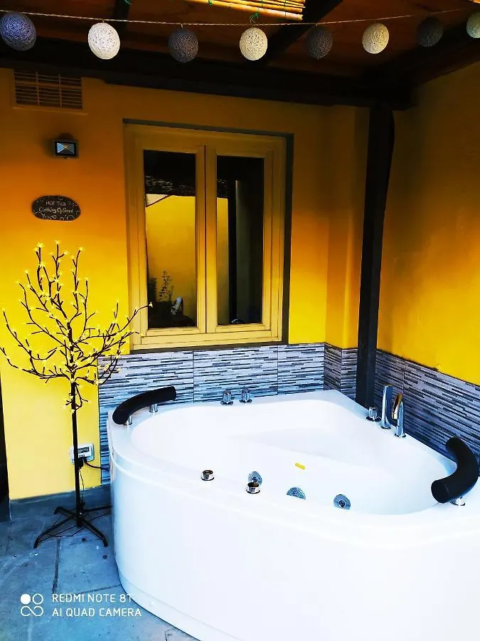 Appartamento Nadia'S Lovely Home - With Private Garden And Jacuzzi Firenze